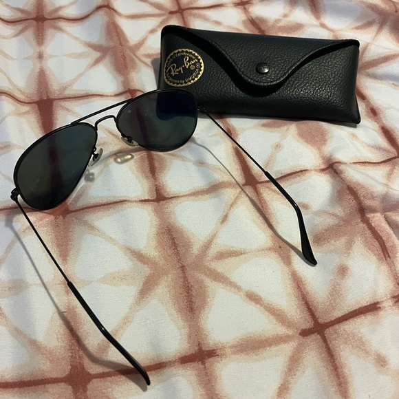 Black size large polarized Rayban aviators - Picture 3 of 5